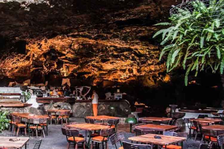 Jameos del Agua, Bar